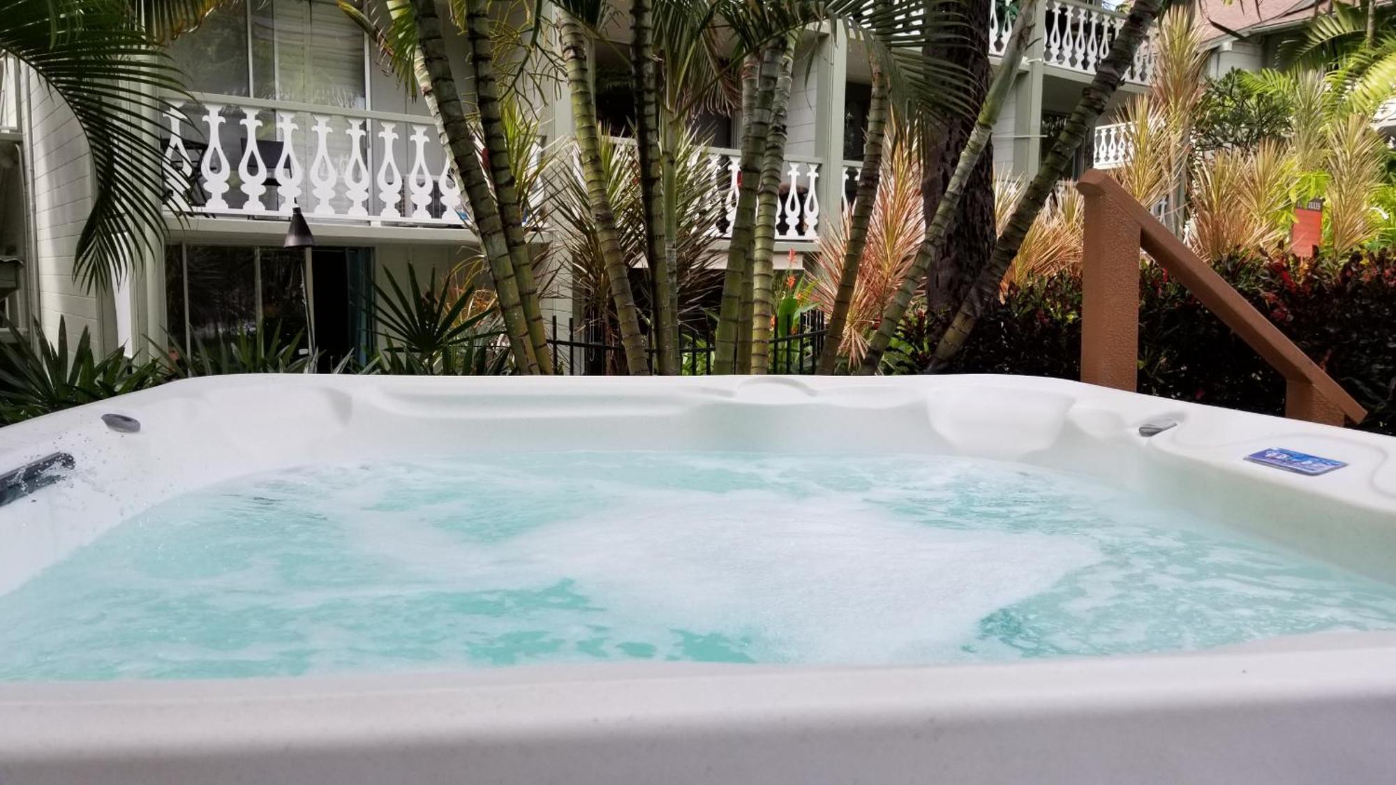 Downtown Hawaiian Paradise Condo With Hot Tub, Pool & Beach - Kona Islander Inn Kailua-Kona Exteriör bild