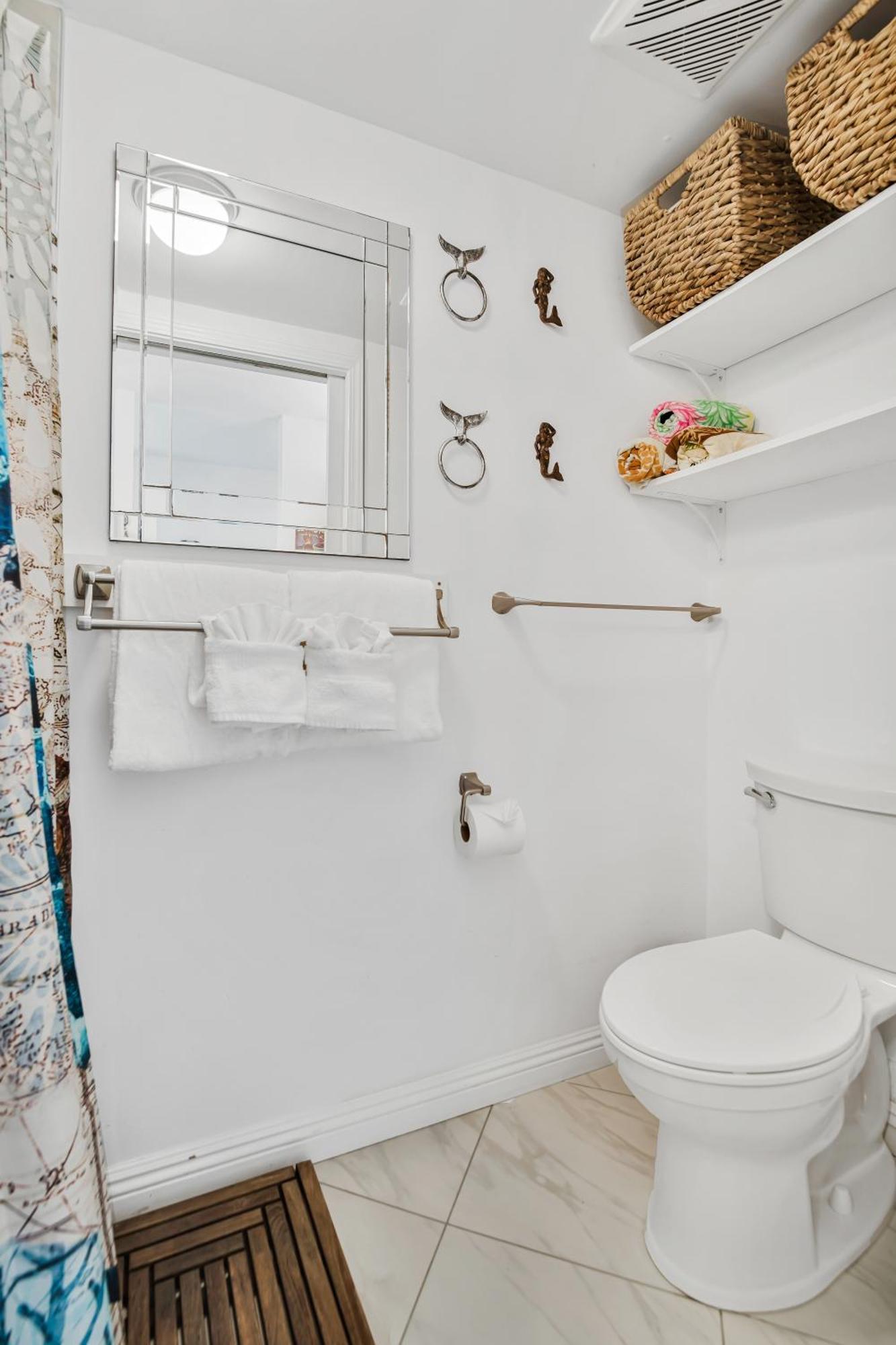 Downtown Hawaiian Paradise Condo With Hot Tub, Pool & Beach - Kona Islander Inn Kailua-Kona Exteriör bild