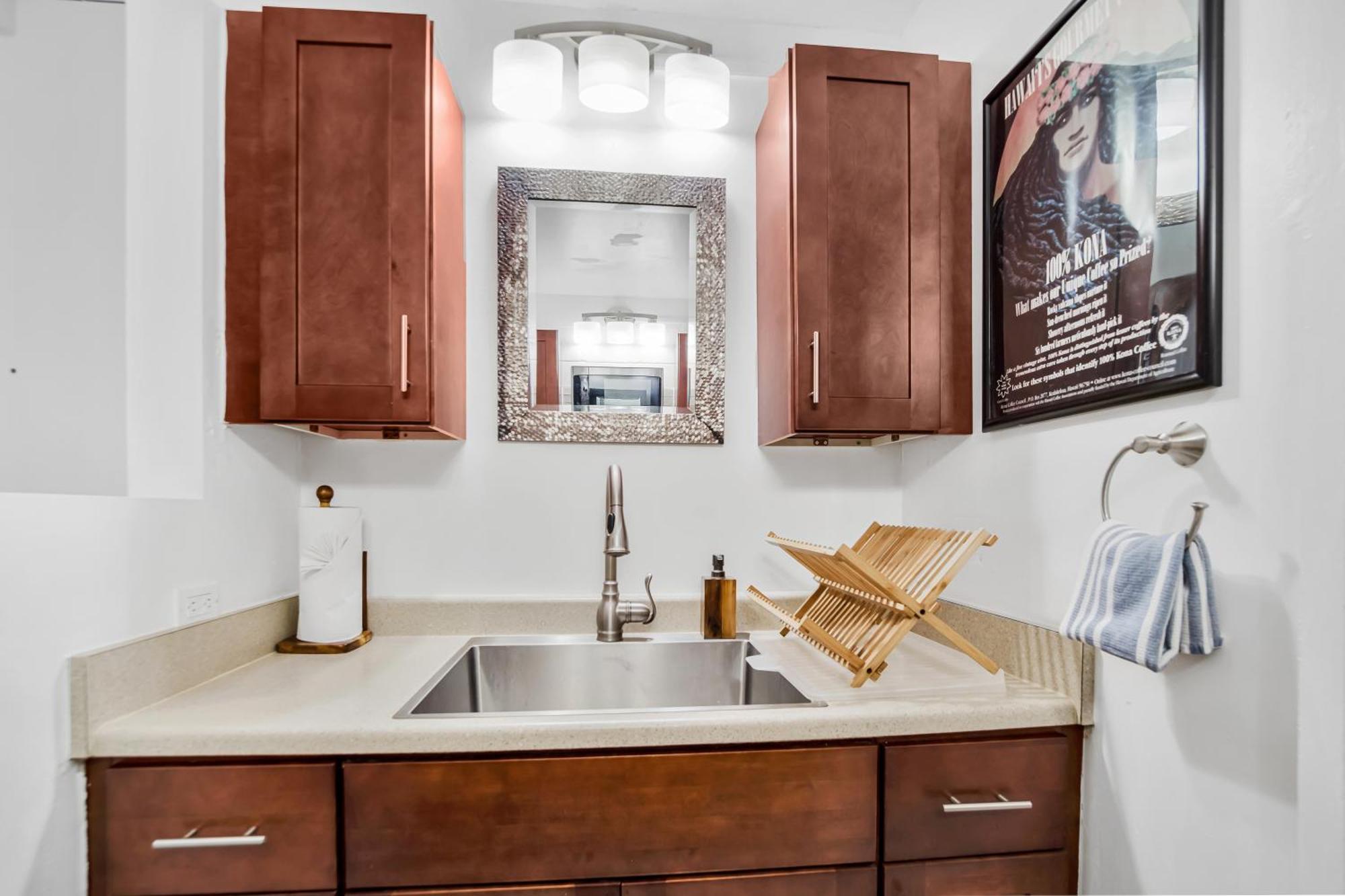 Downtown Hawaiian Paradise Condo With Hot Tub, Pool & Beach - Kona Islander Inn Kailua-Kona Exteriör bild
