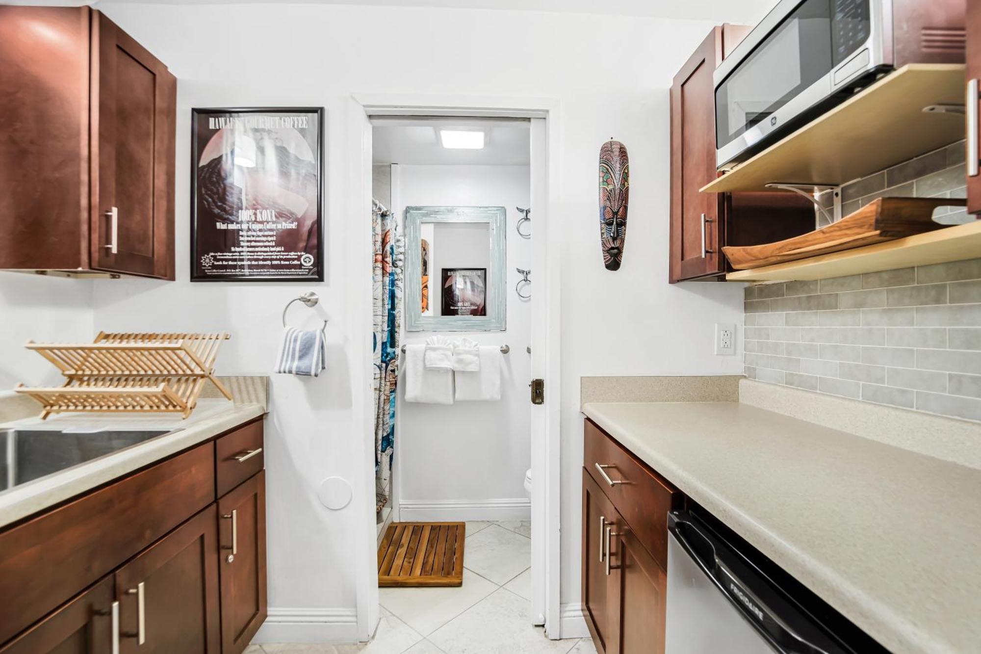 Downtown Hawaiian Paradise Condo With Hot Tub, Pool & Beach - Kona Islander Inn Kailua-Kona Exteriör bild